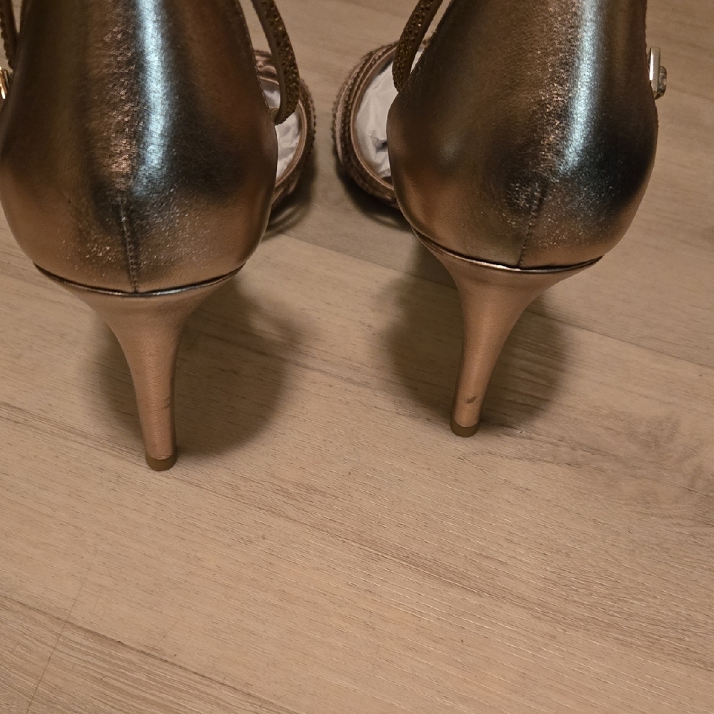 Pelle Moda Women's Metallic Strappy Heels - Picture 2 of 5
